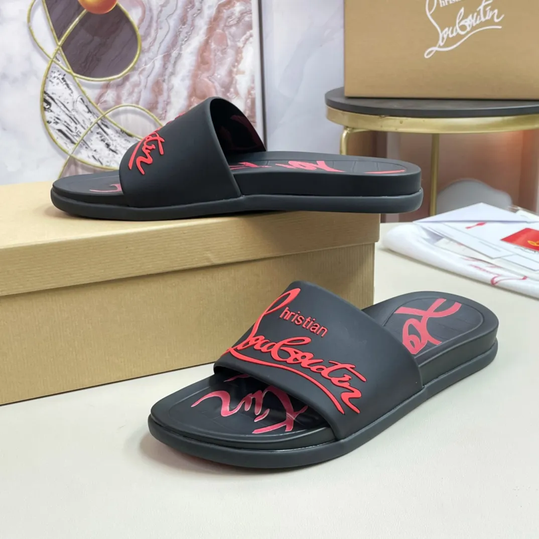 [CL red sole shoes] P: 300💰 size 38-45 Men's classic slippers, made on the official website 1:1, the original factory specializes in original materials ➖ OEM 3D printing pattern production ➖ Ultra-light non-slip outsole. Super fashionable and super comfortable, handsome on the feet, a must-have for men in summer! !